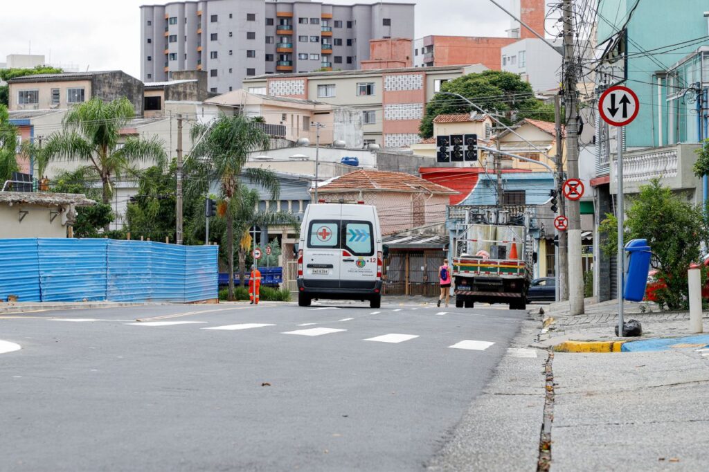 Prefeitura de São Caetano altera sentido da Rua Cavalheiro Ernesto Giuliano e desafoga trânsito da Rua Silvia