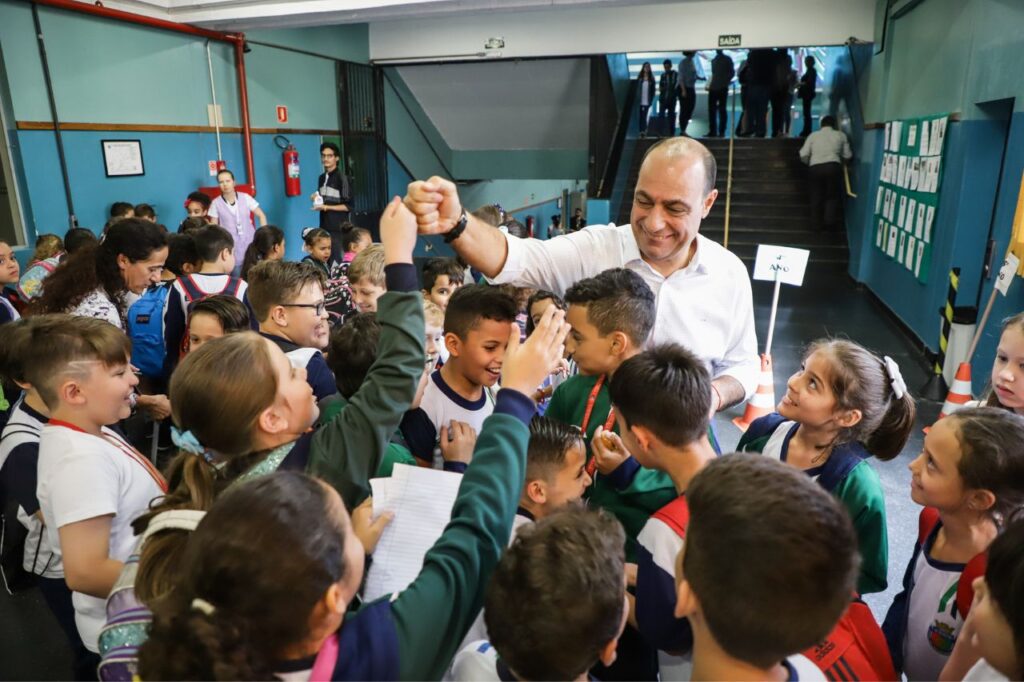 Prefeitura de São Caetano realiza pagamentos do Auxílio Uniforme Escolar