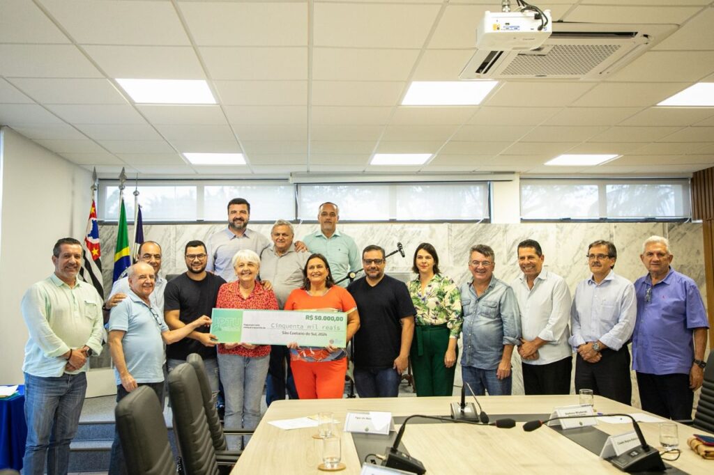 Auricchio entrega R$ 50 mil aos vencedores do Prêmio IPTU da Virada