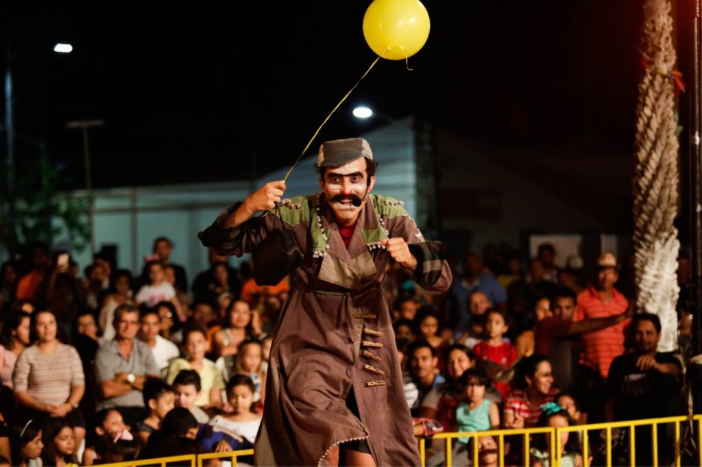 Daniel Satin apresenta espetáculo circense Amateur em Santo André