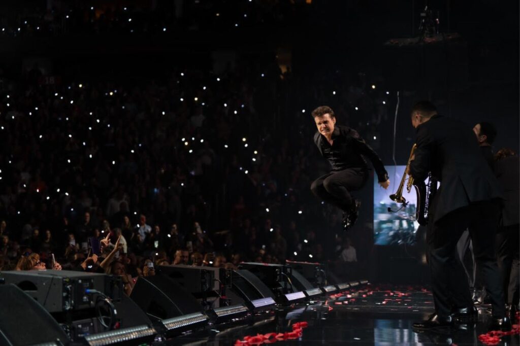 Luis Miguel Tour 2023/24 quebra recordes e se estabelece como a turnê de maior bilheteria do mundo, superando U2 e Madonna 1 Luis Miguel Tour 202324 quebra recordes e se estabelece como a turnê de maior bilheteria do mundo, superando U2 e Madonna
