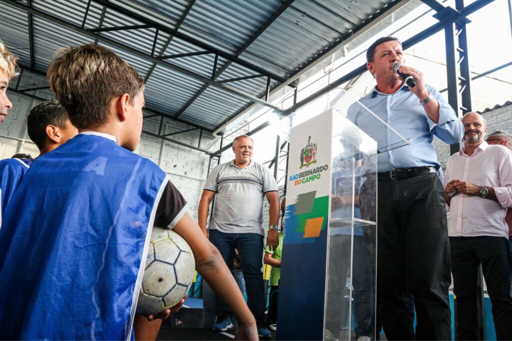 Prefeitura de São Bernardo revitaliza espaço esportivo multiuso na região do Riacho Grande
