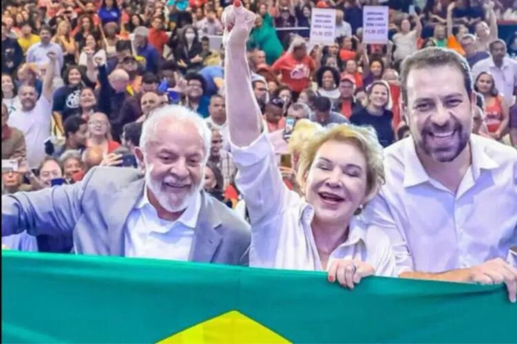 Recebida por Lula, Marta Suplicy se filia ao PT “Voltei para caminharmos juntos”