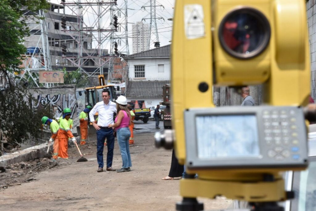 Santo André realiza obras para canalizar Córrego Utinga e recuperar rua que estava fechada 5 Santo André realiza obras para canalizar Córrego Utinga e recuperar rua que estava fechada