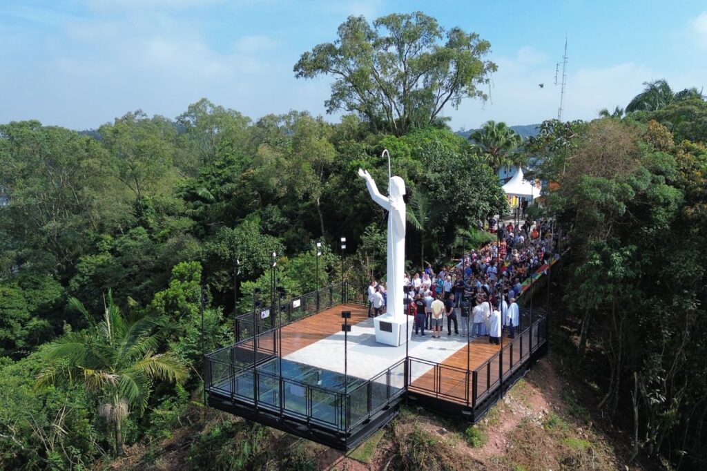 Famílias se reúnem para celebrar inauguração do Mirante São José