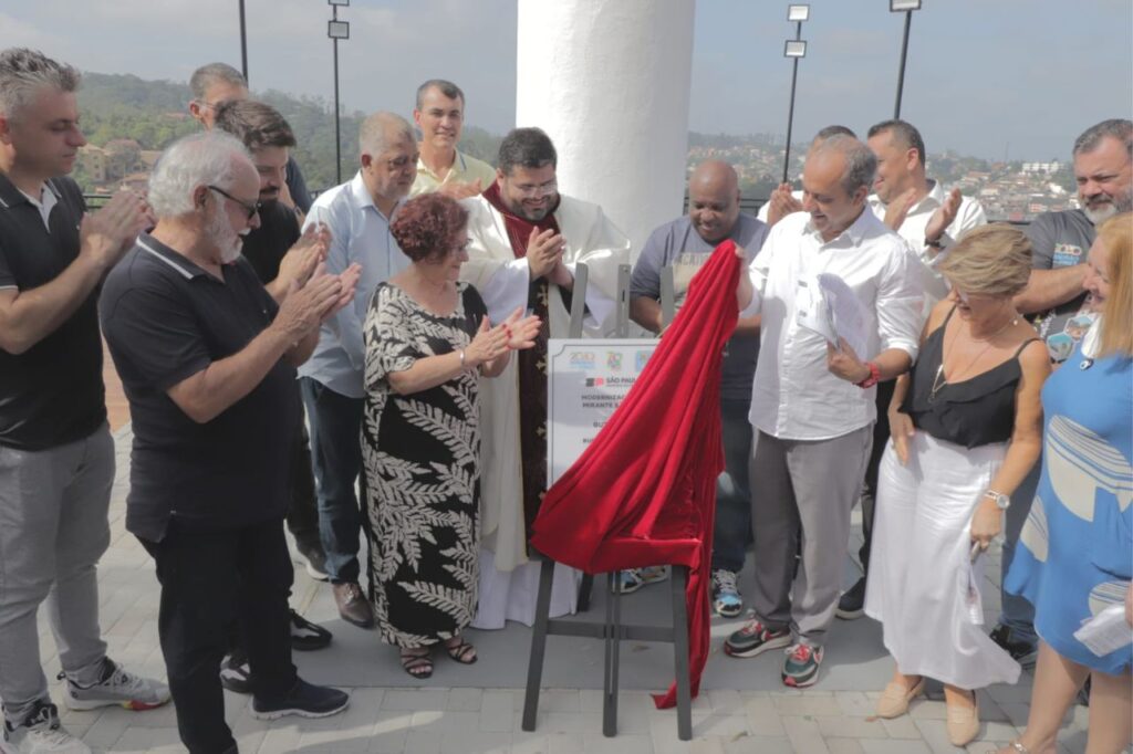 Famílias se reúnem para celebrar inauguração do Mirante São José