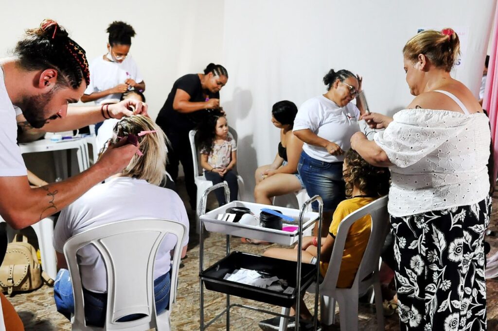 Fundação Florestan Fernandes realiza workshops com segredos da indústria da beleza