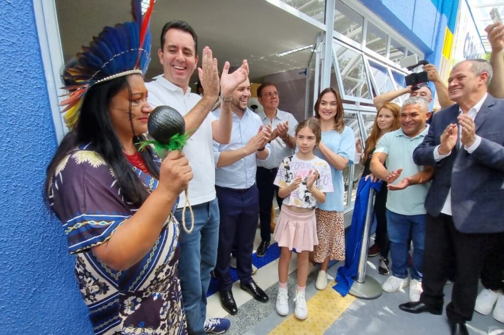 Com a bênção indígena, o prefeito Paulo Serra inaugura a Clínica da Família São Jorge