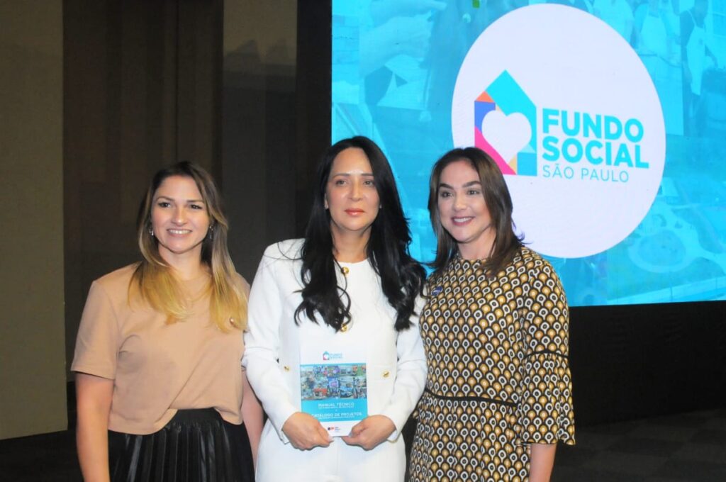 Deputada Ana Carolina Serra destaca a importância de fortalecer os fundos sociais municipais
