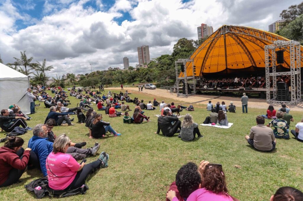 Sinfônica de Santo André celebra ABBA neste domingo no Parque Central