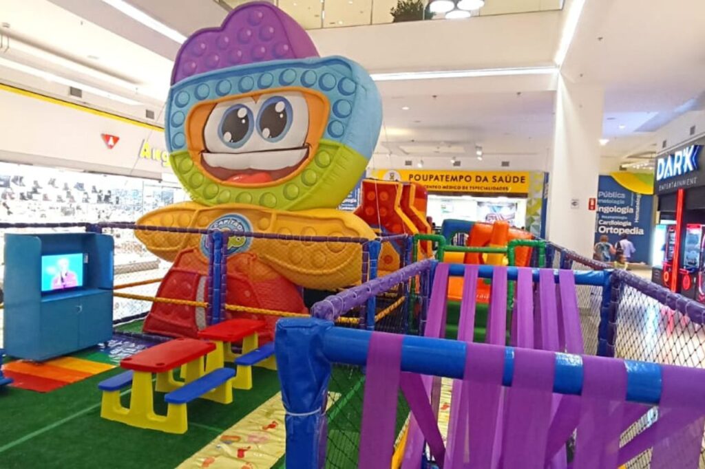 Parque sensorial de Pop it gigante é atração no Atrium Shopping até 29 de maio