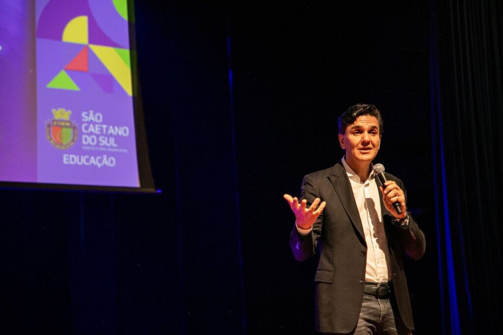 Prefeitura de São Caetano promove palestras com Leandro Karnal e Gabriel Chalita para profissionais da Educação