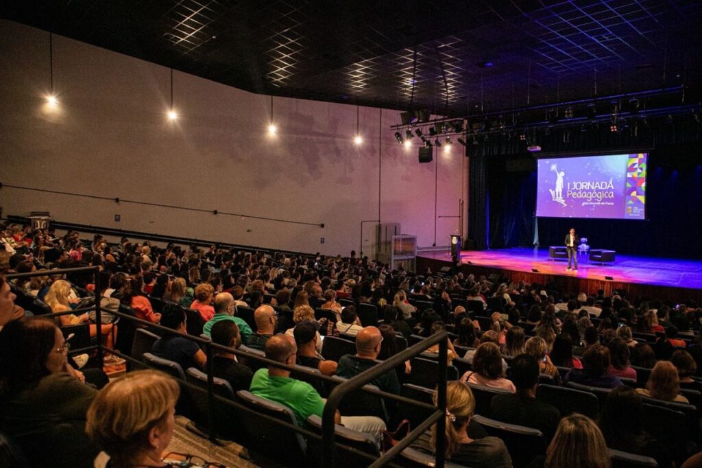 Prefeitura de São Caetano promove palestras com Leandro Karnal e Gabriel Chalita para profissionais da Educação