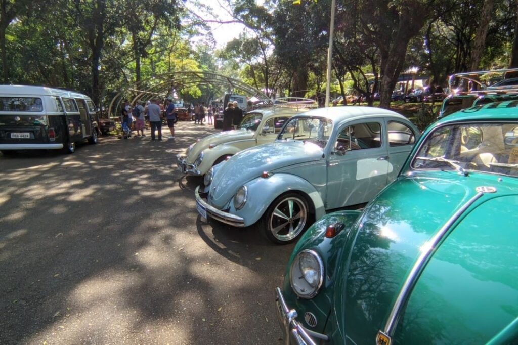 Prefeitura de São Caetano realiza encontro de carros antigos no Bosque do Povo