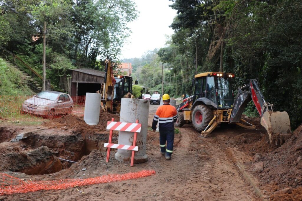 Ribeirão Pires inicia obras na Rua Casemiro Rocha Orosco