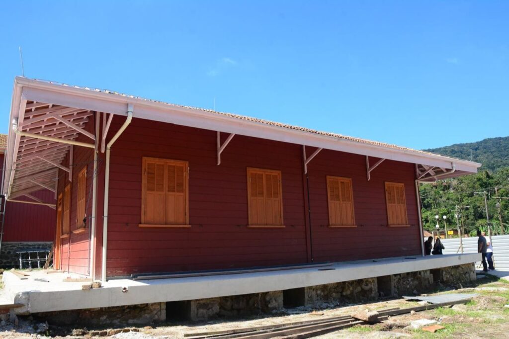 Santo André assina ordem de serviço para recuperação de imóvel em Paranapiacaba 1 Santo André assina ordem de serviço para recuperação de imóvel em ParanapiacabaSanto André assina ordem de serviço para recuperação de imóvel em Paranapiacaba