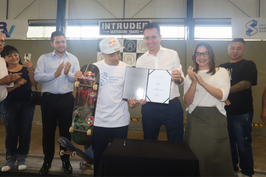 Santo André fecha parceria com Sandro Dias para aulas de skate no Jardim Ana Maria