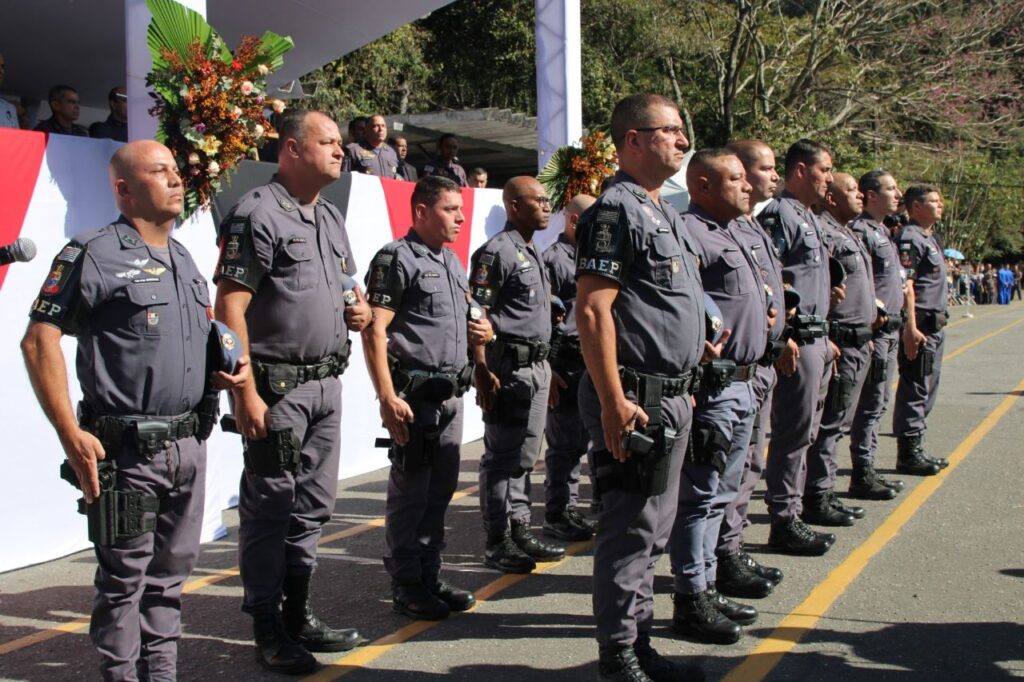 Mulher passa em 1° lugar da turma entre mais de mil soldados 1 Mulher passa em 1° lugar da turma entre mais de mil soldados