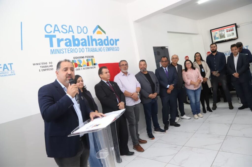 Prefeito Marcelo Oliveira e Ministro Luiz Marinho inauguram Casa do Trabalhador em Mauá 1 Prefeito Marcelo Oliveira e Ministro Luiz Marinho inauguram Casa do Trabalhador em Mauá