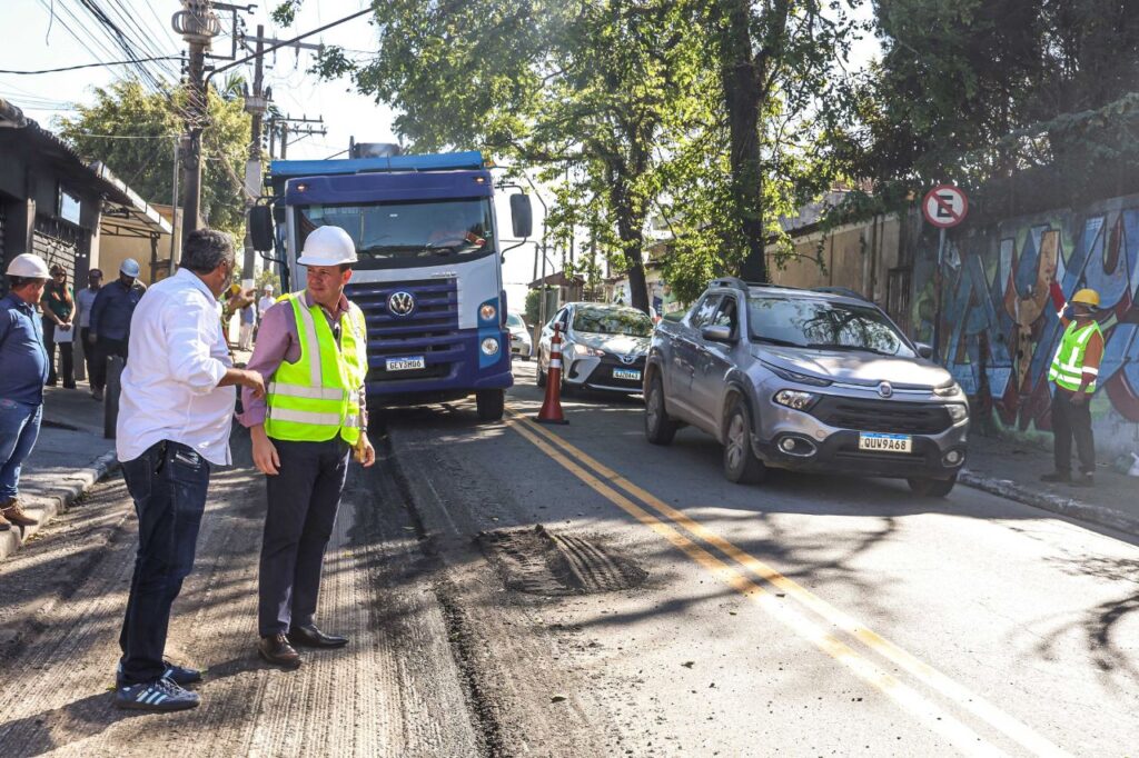 São Bernardo dá início a recapeamento na Estrada do Rio Acima, região do Riacho Grande 1 São Bernardo dá início a recapeamento na Estrada do Rio Acima, região do Riacho Grande