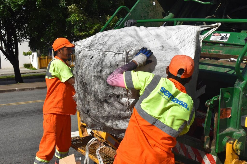 Santo André supera marca de 500 prédios cadastrados no Programa Meu Condomínio Recicla 1 Santo André supera marca de 500 prédios cadastrados no Programa Meu Condomínio Recicla