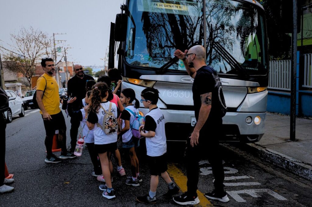 Alunos de escola municipal de São Caetano vivenciam atletismo no Centro de Treinamento Esportivo Mario Chekin 1 Alunos de escola municipal de São Caetano vivenciam atletismo no Centro de Treinamento Esportivo Mario Chekin