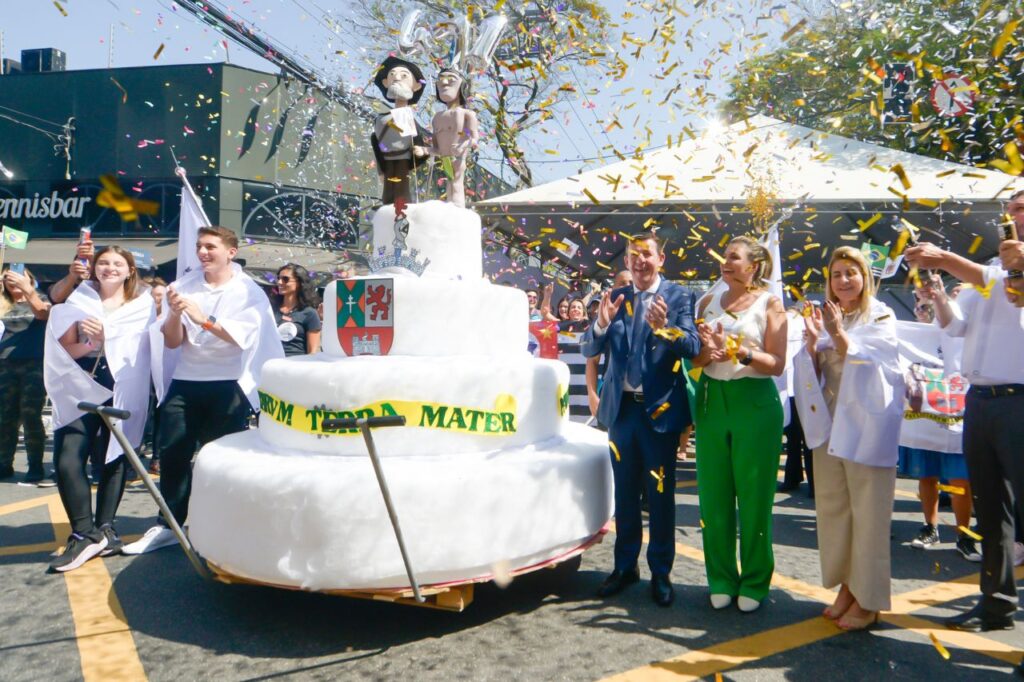 Festa de 471 anos de São Bernardo atrai 10 mil pessoas à Esplanada do Paço 1 Festa de 471 anos de São Bernardo atrai 10 mil pessoas à Esplanada do Paço