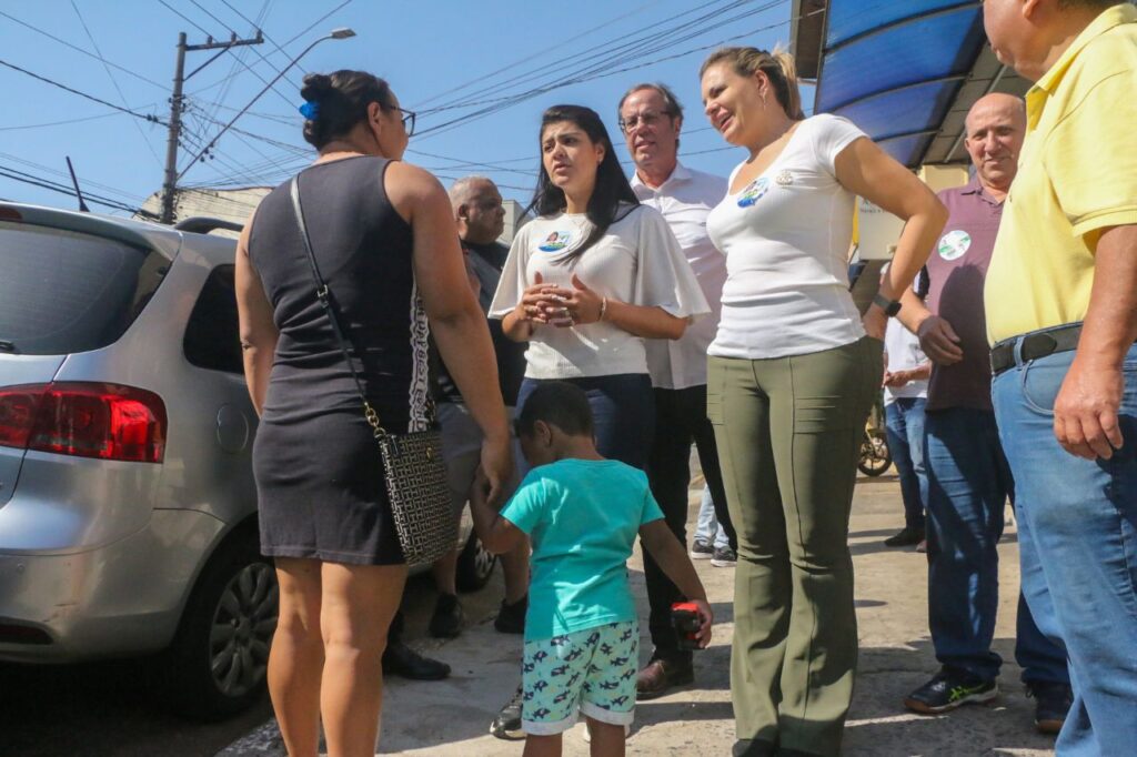 Flávia Morando faz caminhada no Baeta e reforça compromisso com a inovação e tecnologia 1 Flávia Morando faz caminhada no Baeta e reforça compromisso com a inovação e tecnologia
